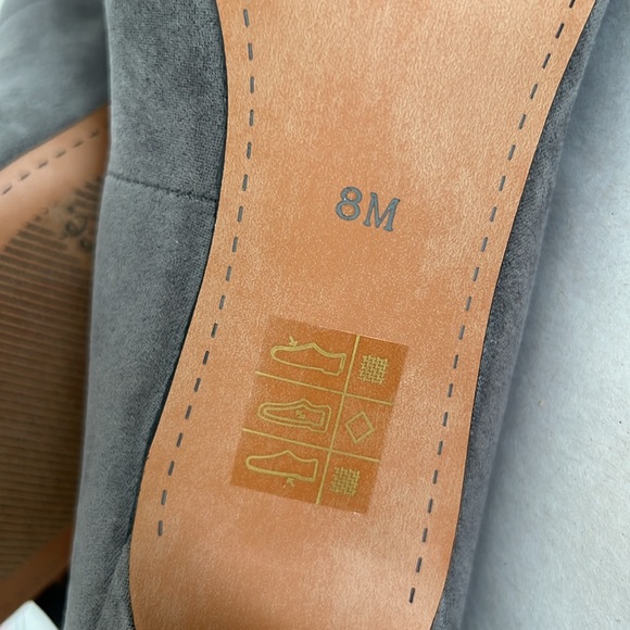 J. Renee Idrease Pump Gray Suede size 8 - Picture 10 of 13